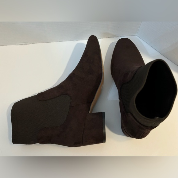 Cushionaire Women Brown Romi Block Heel Slip-On Ankle Boots Size 8 Fall Winter - Picture 11 of 15